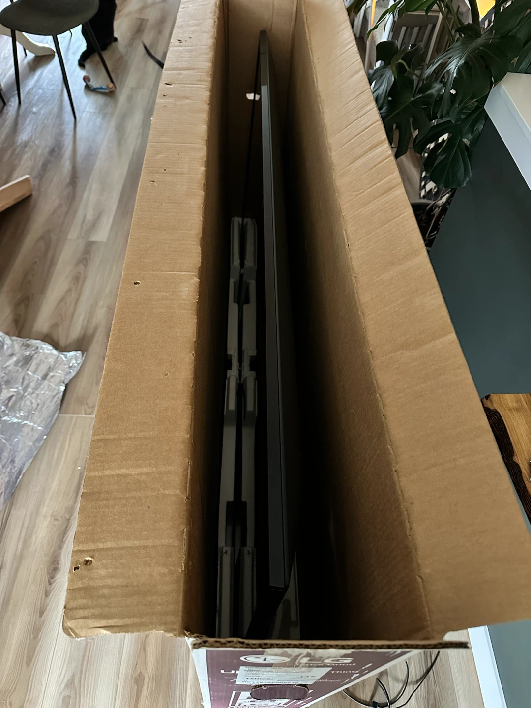 LG 70” 4K UHD Smart TV in excellent working condition. - photo 4