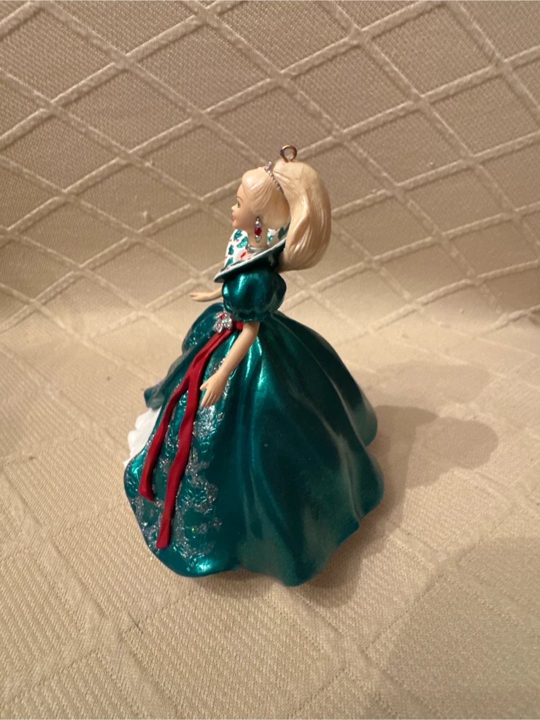 Barbie Collector's Series Keepsake Ornament - photo 3