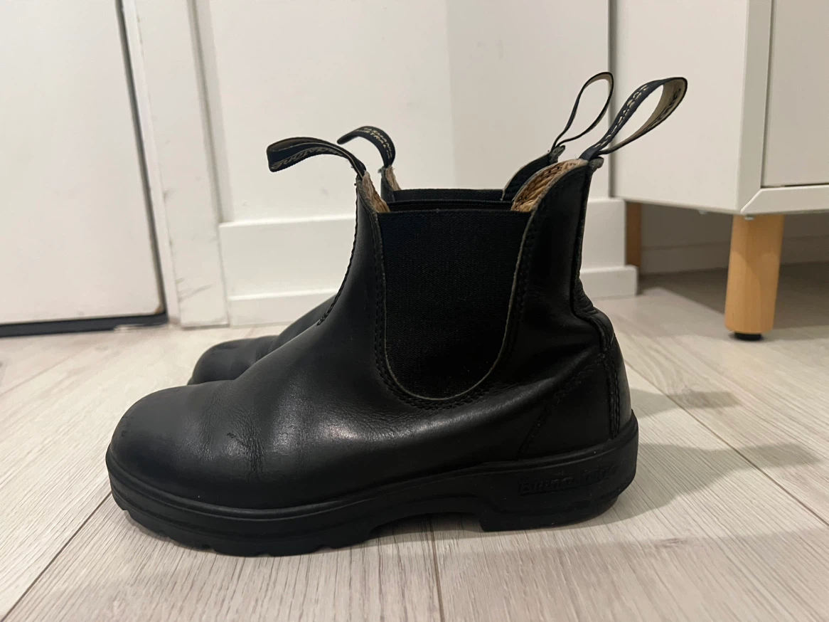 Blundstone Black Leather Chelsea Boots
