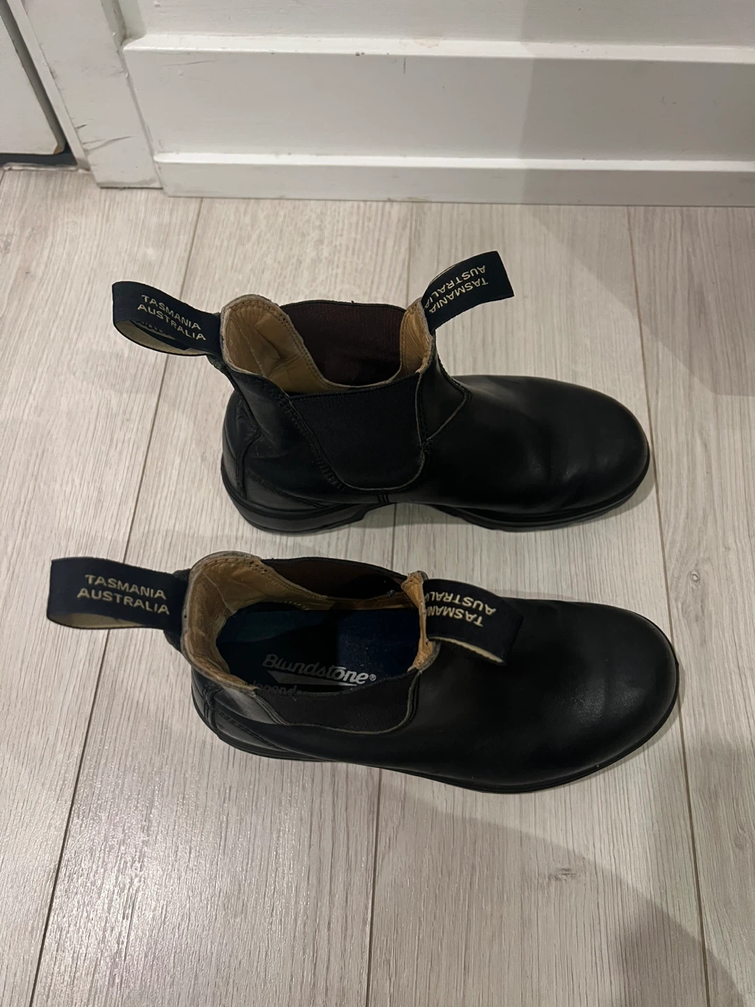 Blundstone Black Leather Chelsea Boots - photo 3