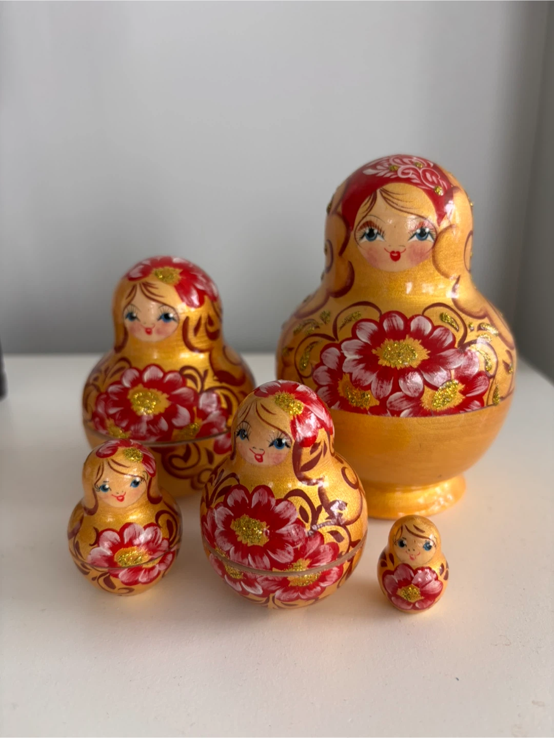 Set of 5 Russian Nesting Dolls