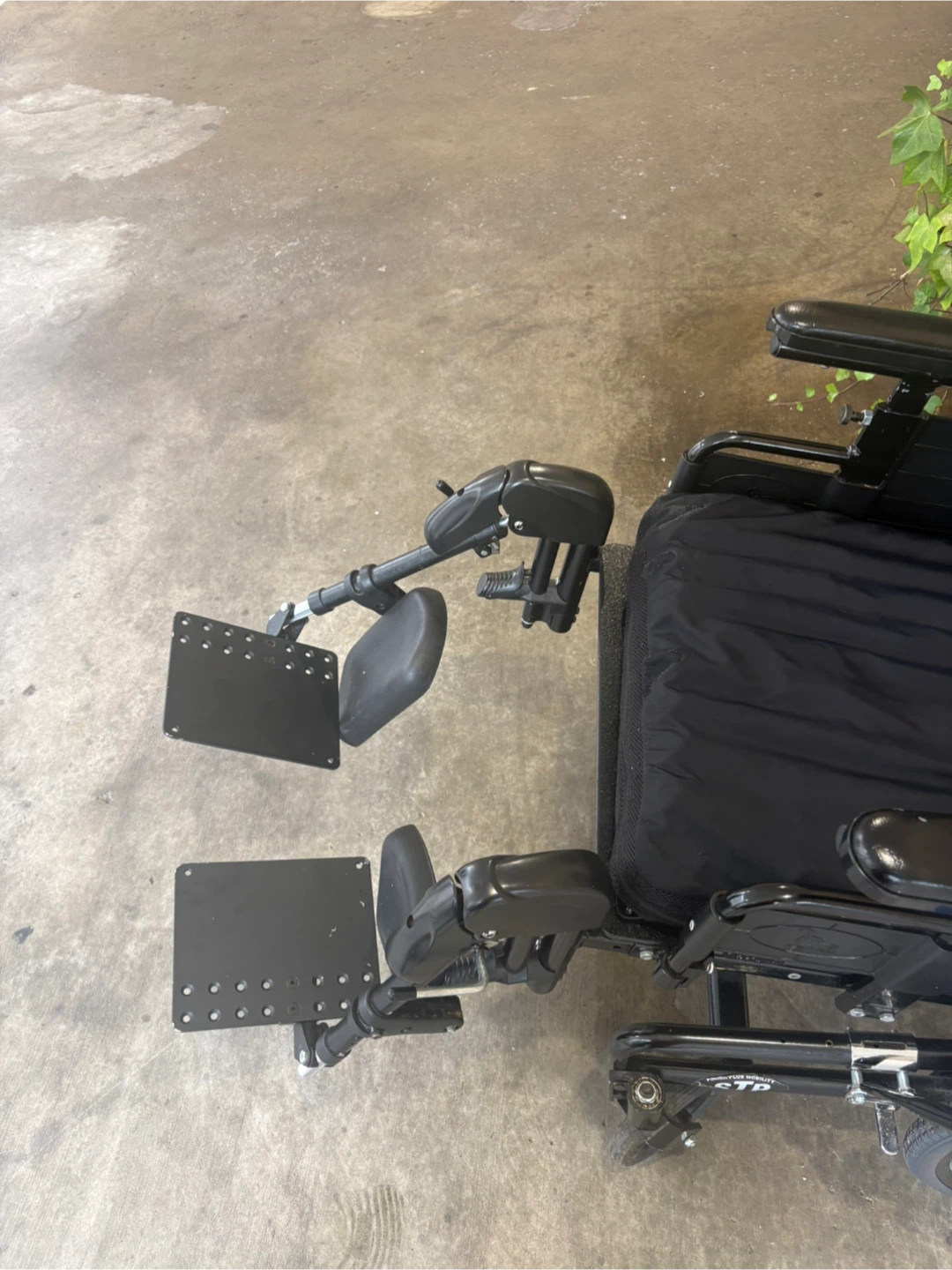 HME Mobility Wheelchair with Headrest