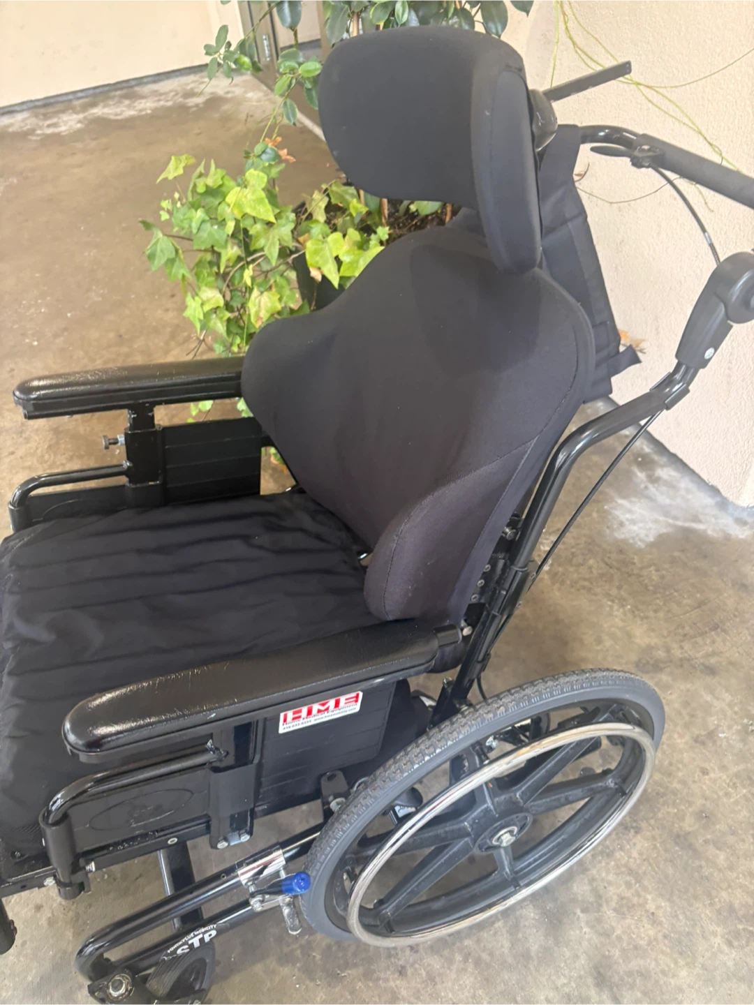 HME Mobility Wheelchair with Headrest - photo 4