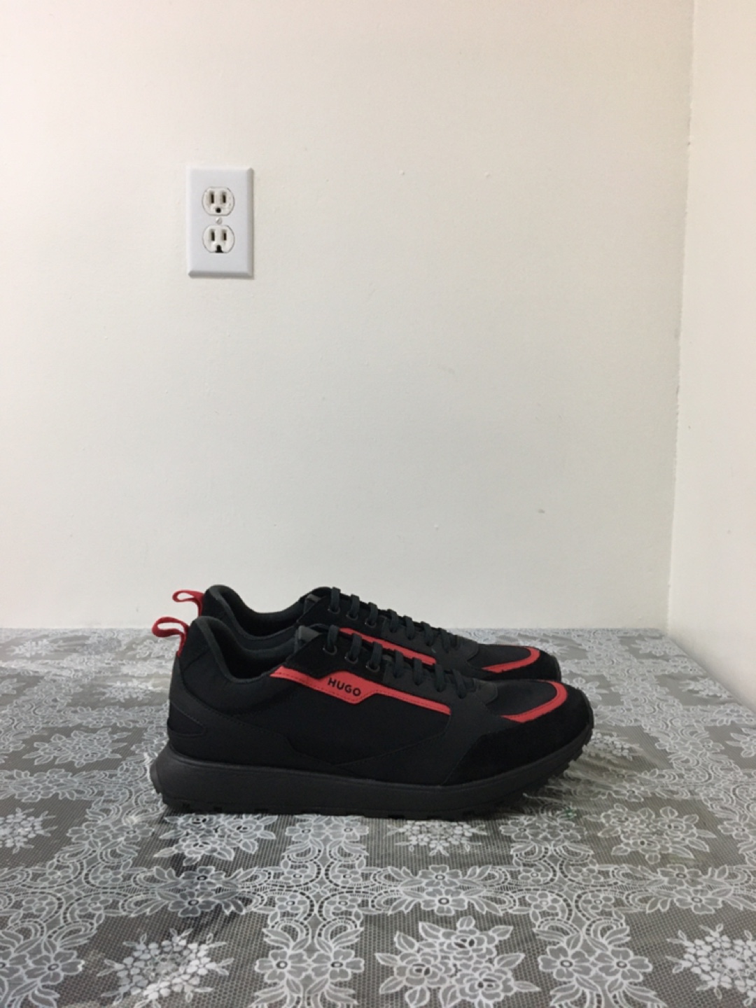 Hugo Boss Black & Red Sneakers - photo 2
