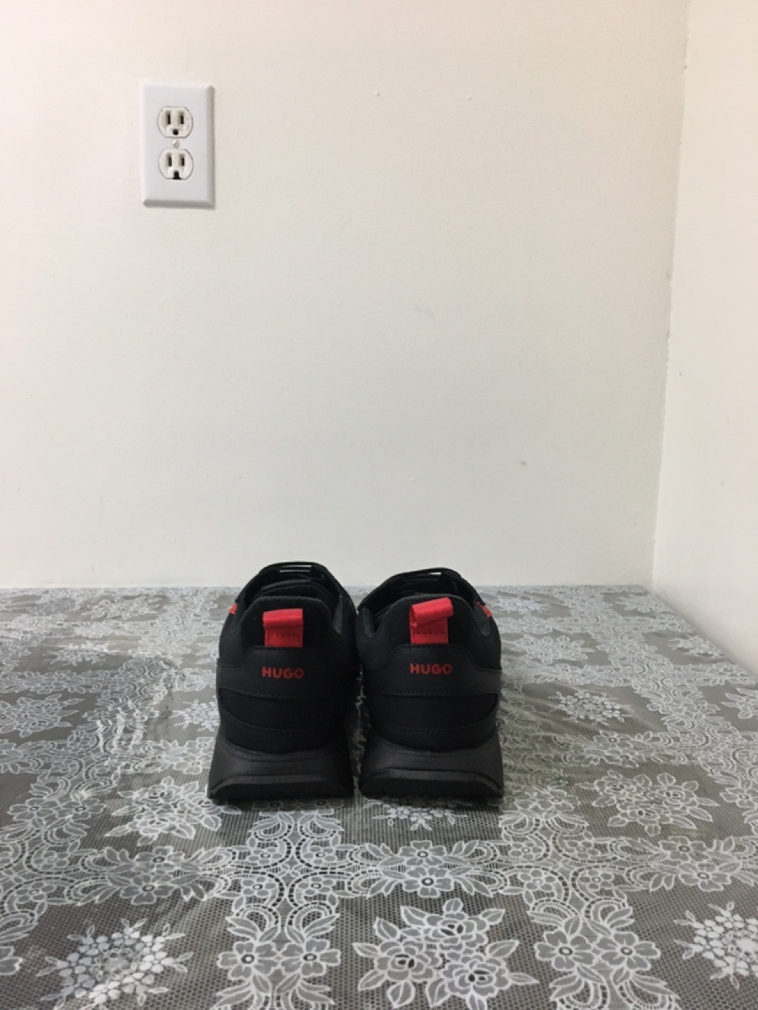 Hugo Boss Black & Red Sneakers - photo 3