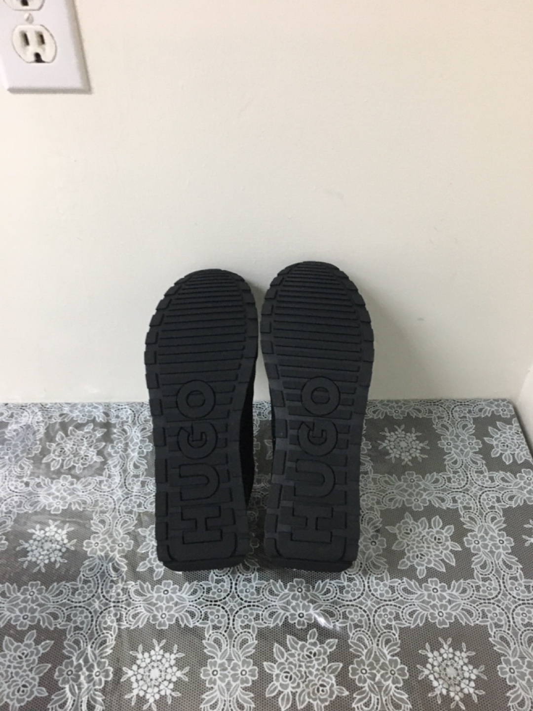 Hugo Boss Black & Red Sneakers - photo 5