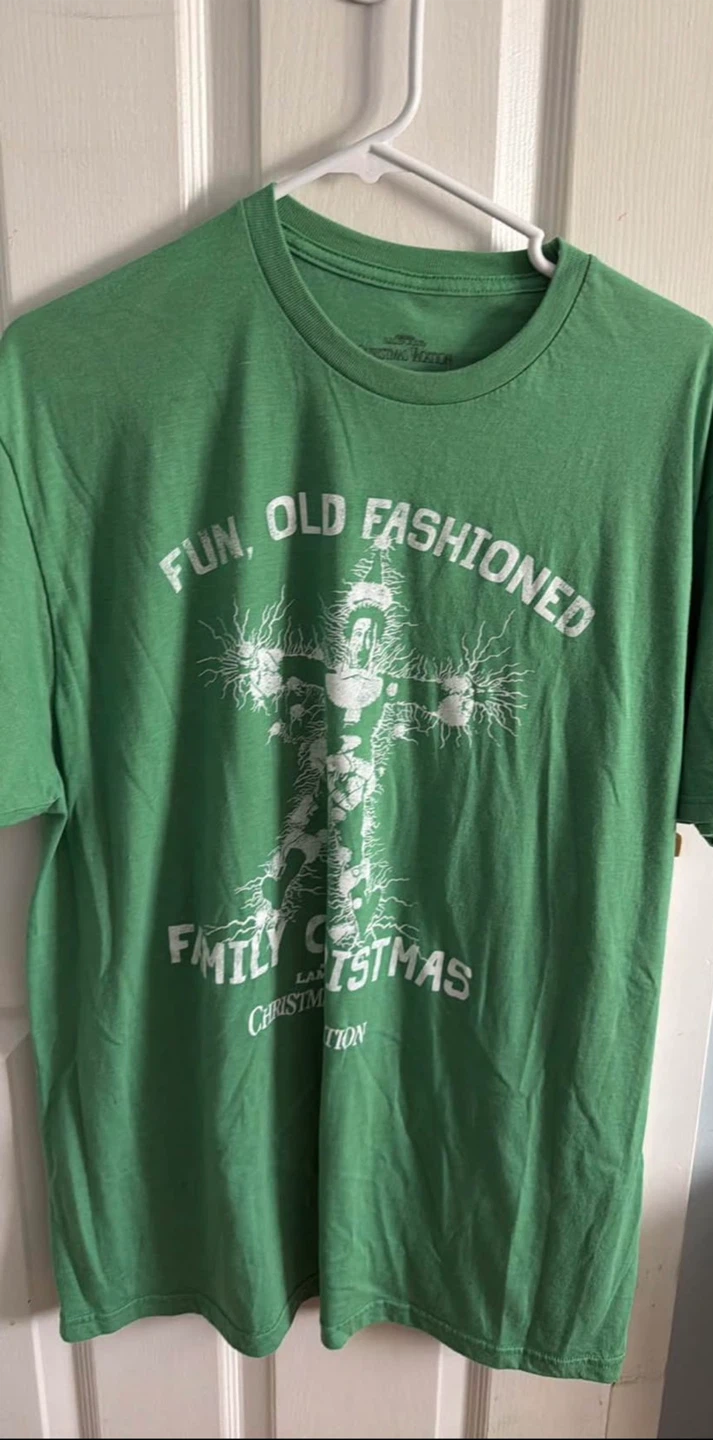 Men Christmas vacation t shirt size  XL