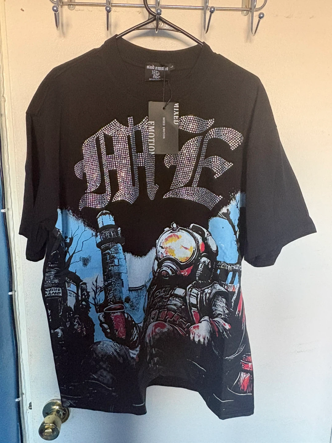 Mixed Emotion Graphic T-Shirt Rhinestone Diver Lighthouse Black