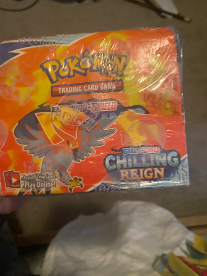 Pokemon Sword & Shield Chilling Reign Booster Box