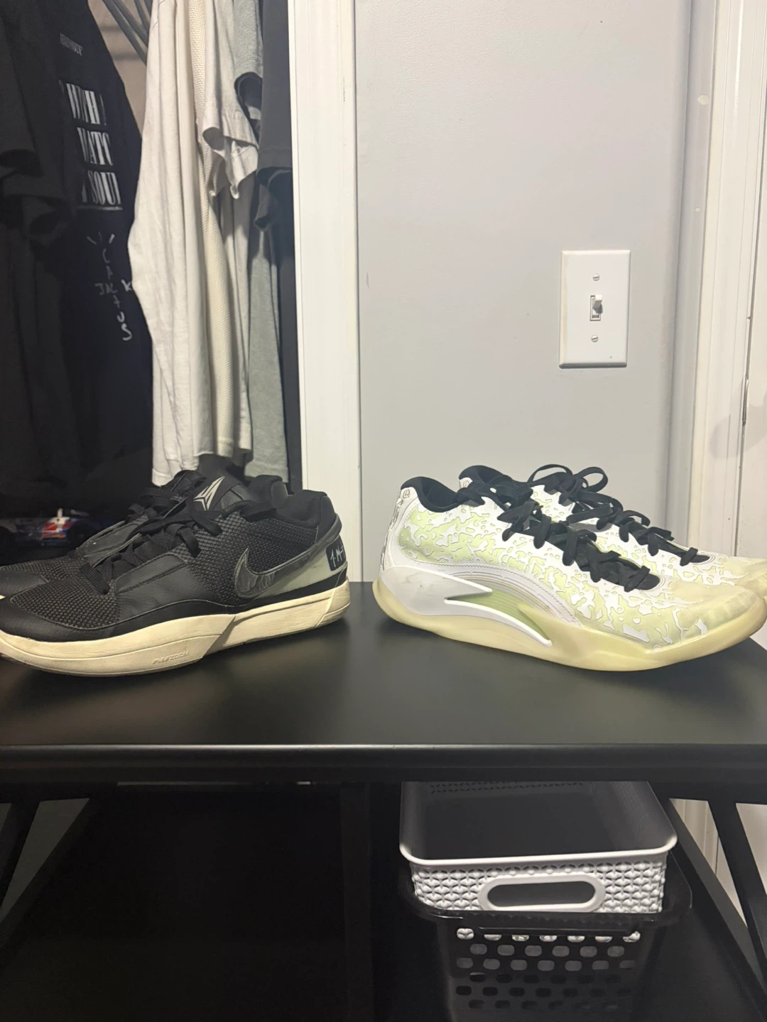 Basketball shoes