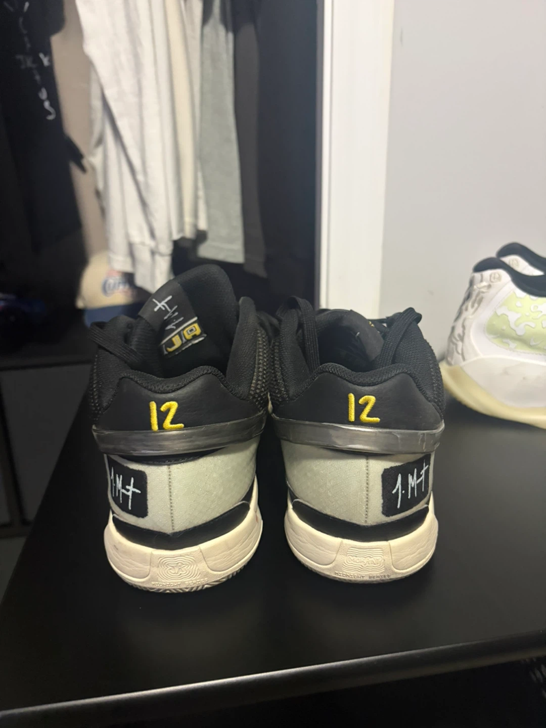 Basketball shoes - photo 3