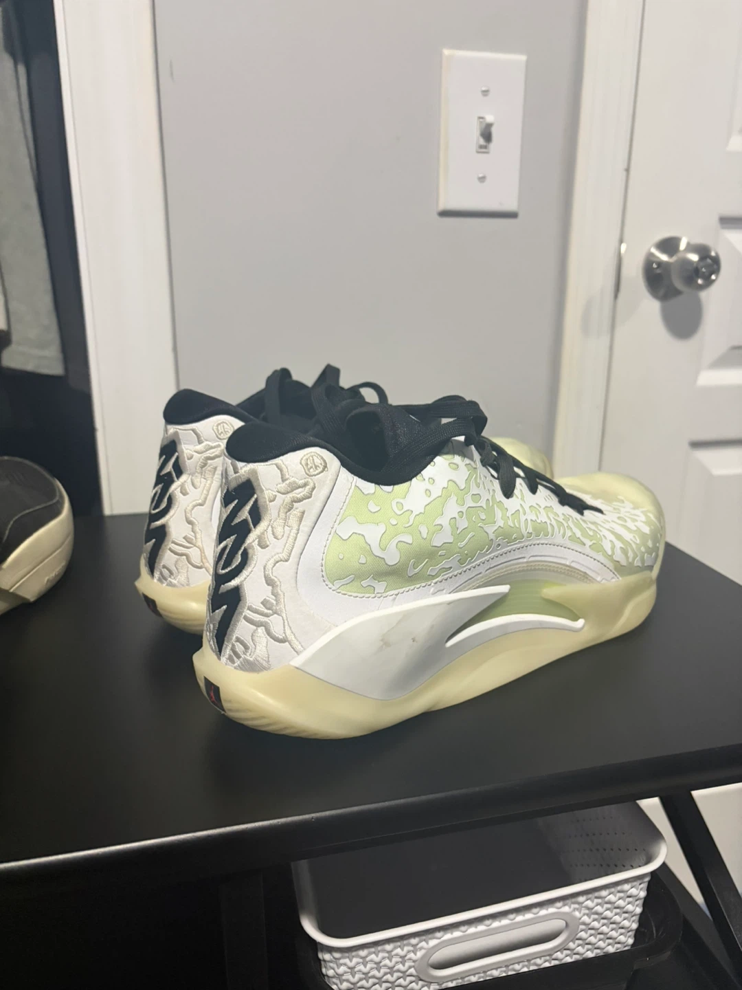 Basketball shoes - photo 4