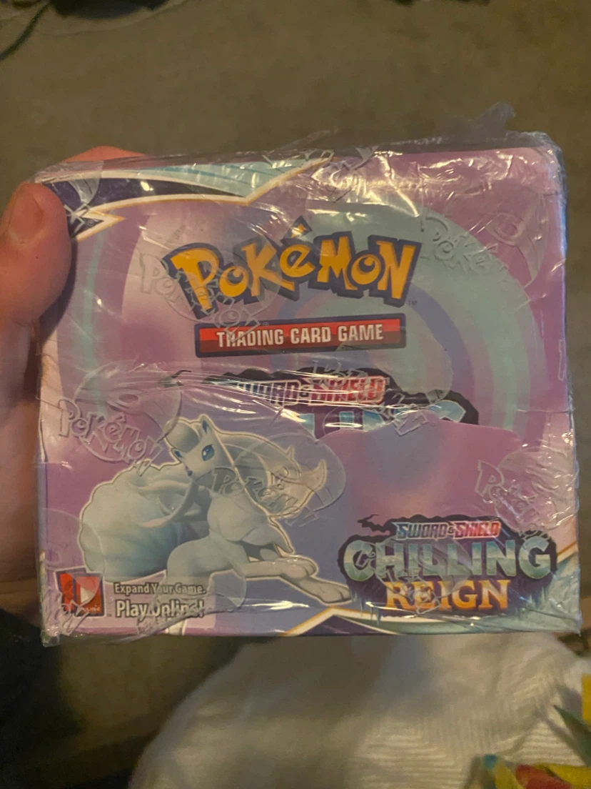 Pokémon Sword & Shield Chilling Reign Booster Box