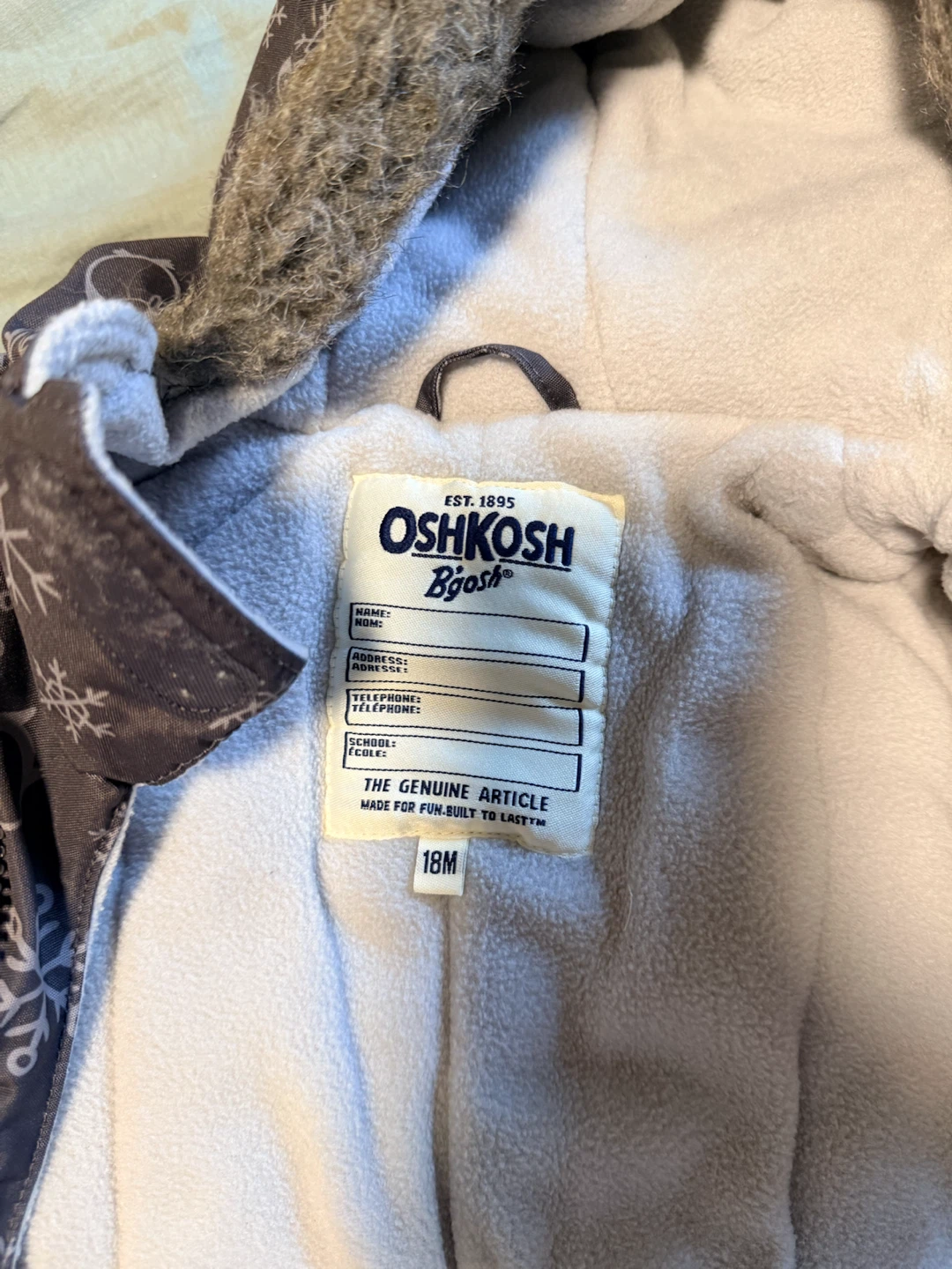 OshKosh B'gosh Snowsuit - 18M - photo 3