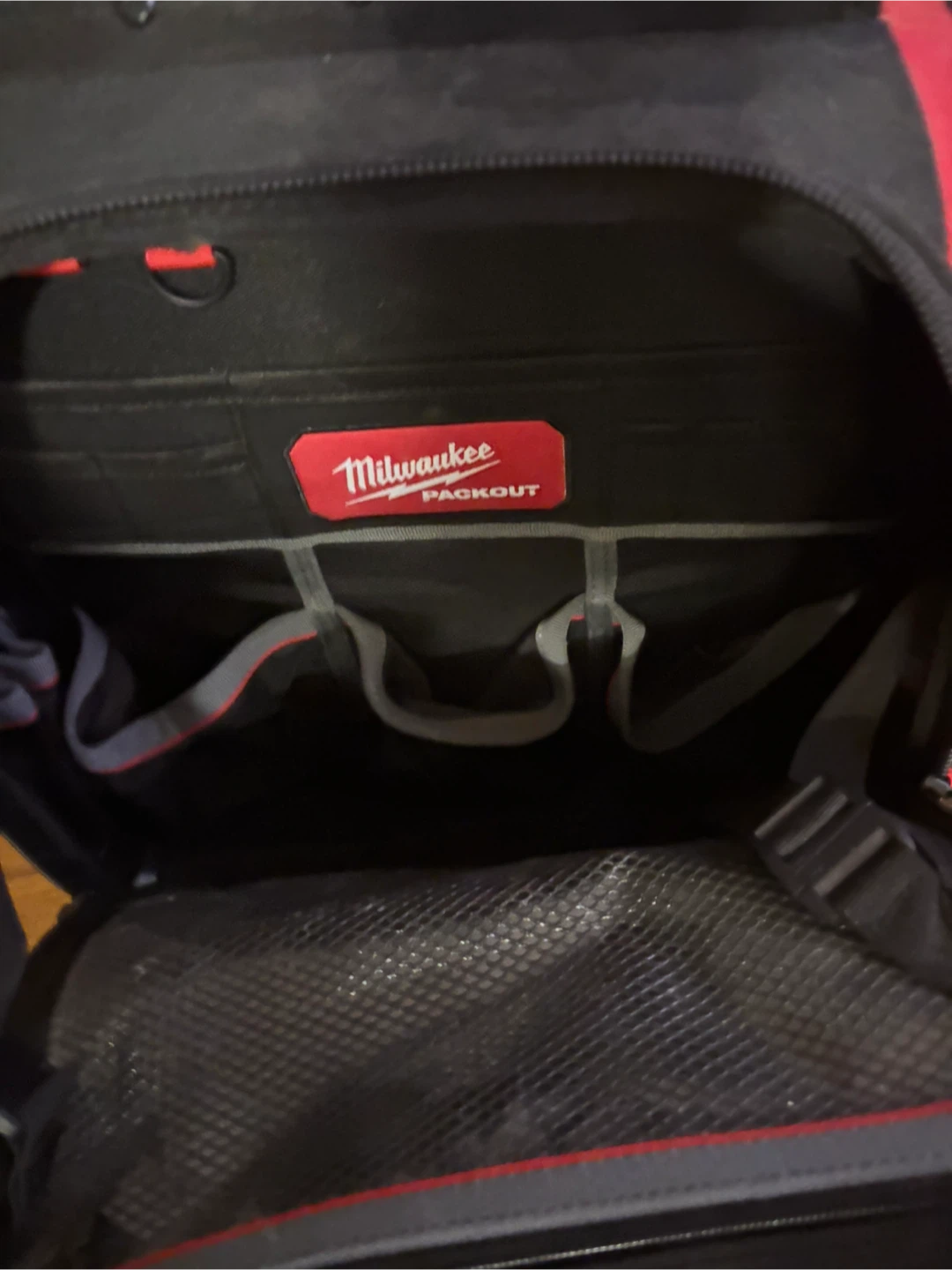 Milwaukee PACKOUT 15 in Structured Tool Bag - photo 4