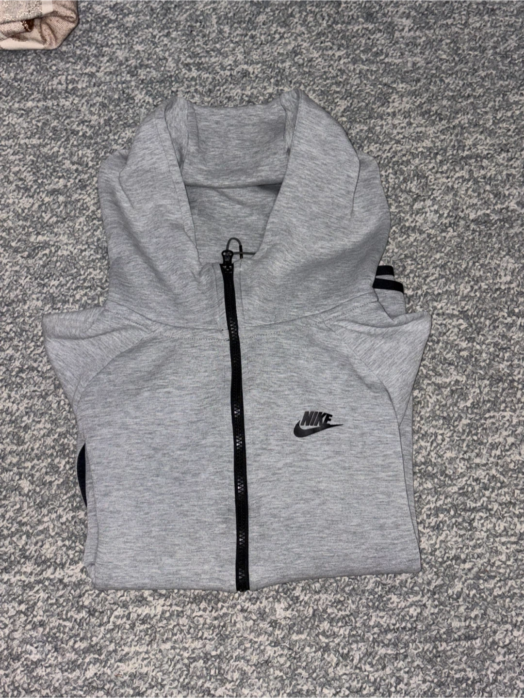 Nike Tech Fleece Full-Zip Hoodie Grey