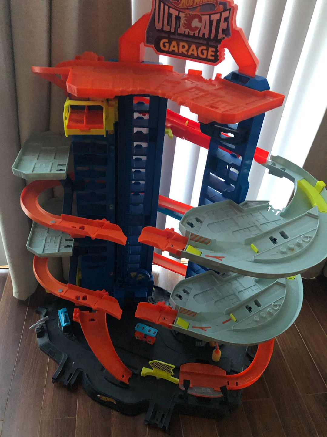 Hot Wheels Ultimate Garage Playset - photo 3