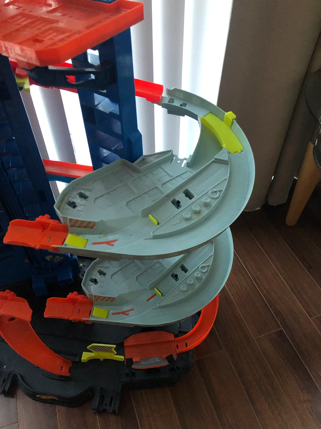 Hot Wheels Ultimate Garage Playset - photo 4