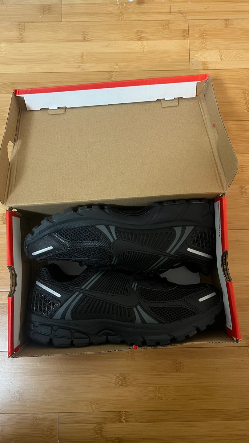 Nike Zoom Vomero 5 Black Sneakers