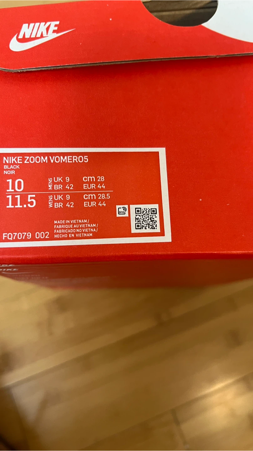 Nike Zoom Vomero 5 Black Sneakers - photo 3