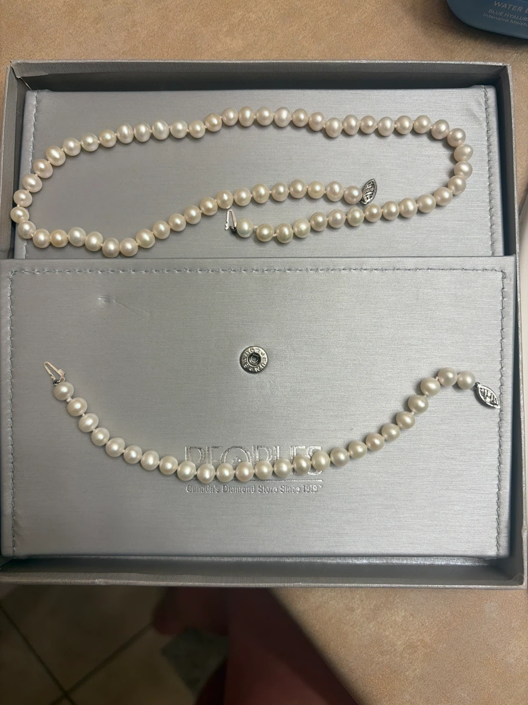 Peoples Pearl Necklace and Bracelet Set