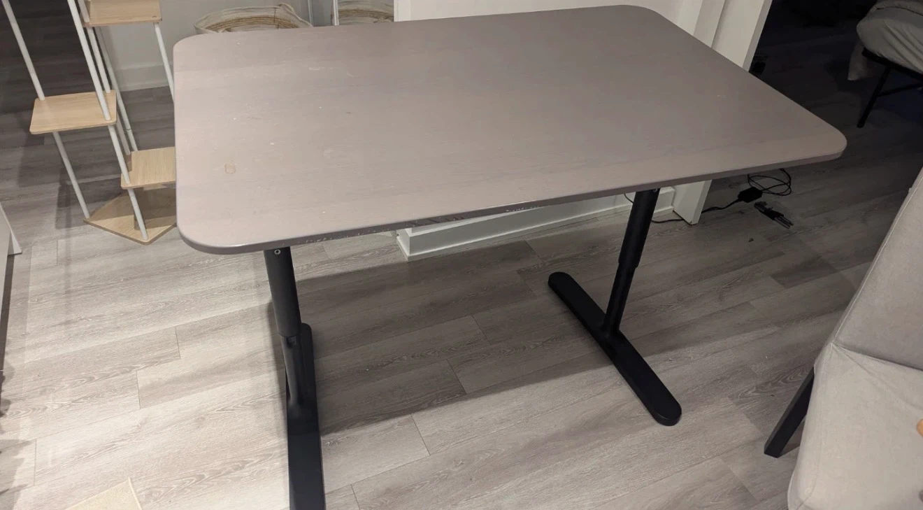 Large Manually Adjustable Height Desk