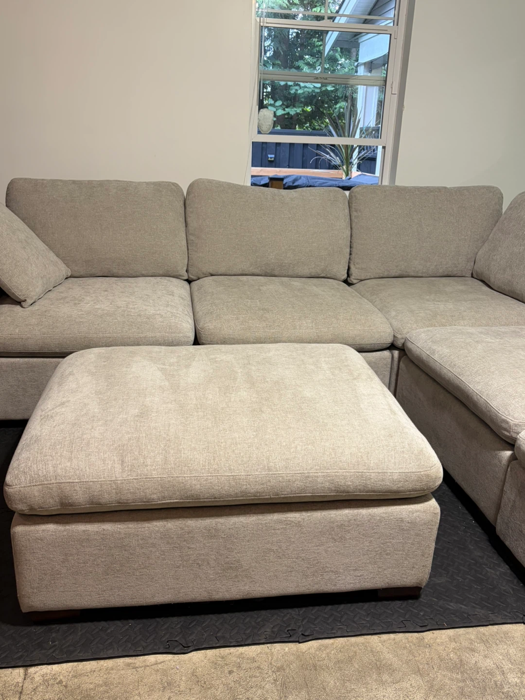 Sectional Sofa with Ottoman ( Delivery Available ) - photo 3