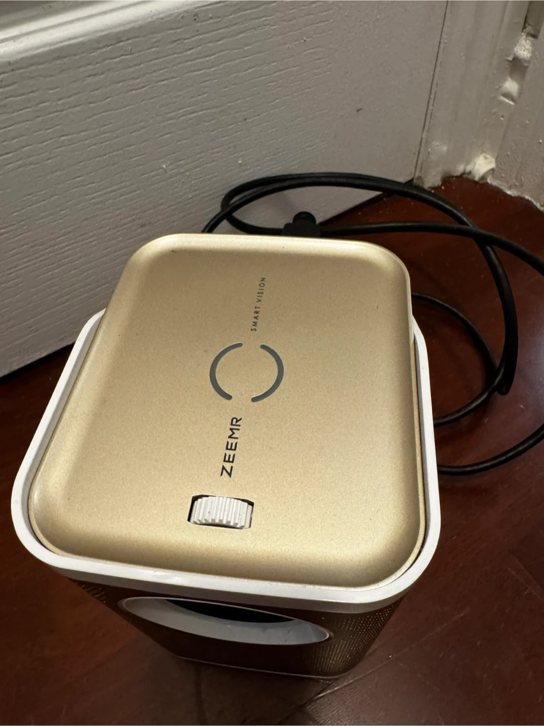 ZEEMR Diva Pro Smart Projector - photo 3