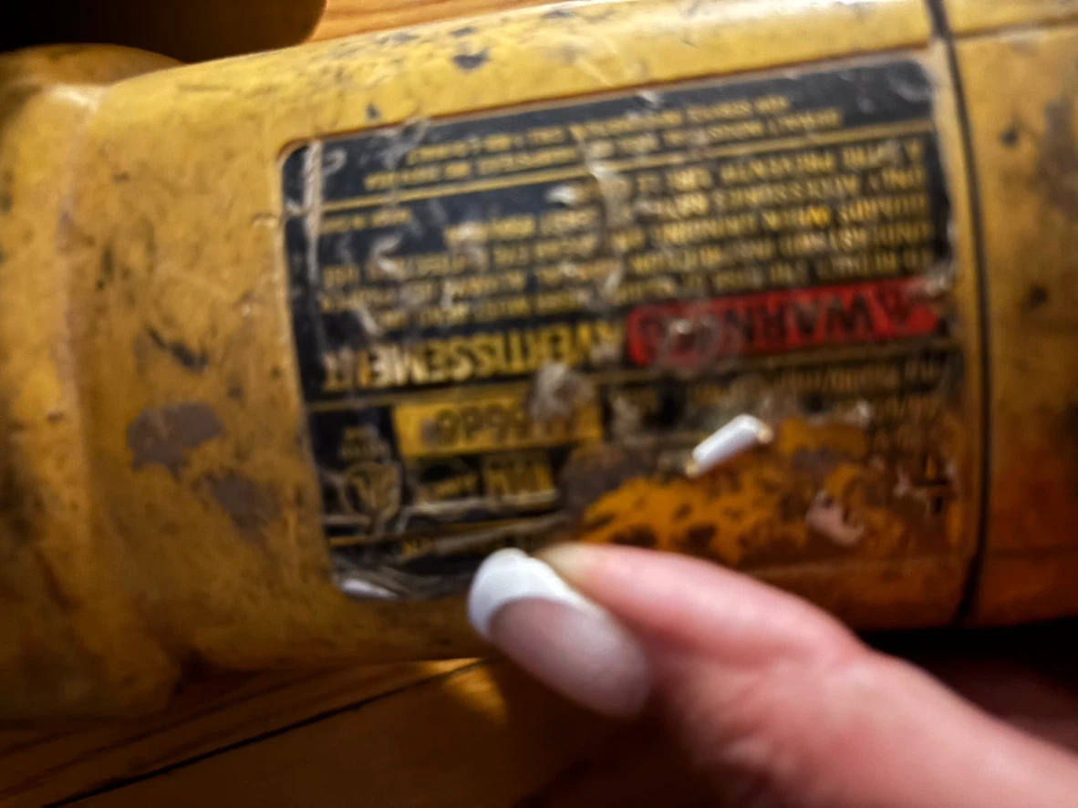 DeWalt Angle Grinder - photo 2