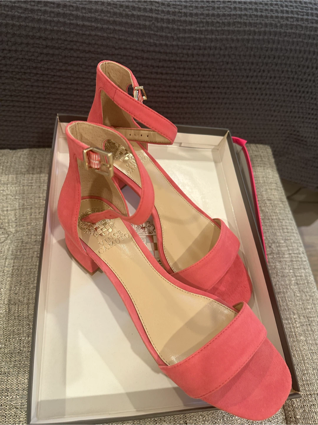 Vince Camuto VC-Sassetta Sandals Size 8M Soft Pink - photo 3
