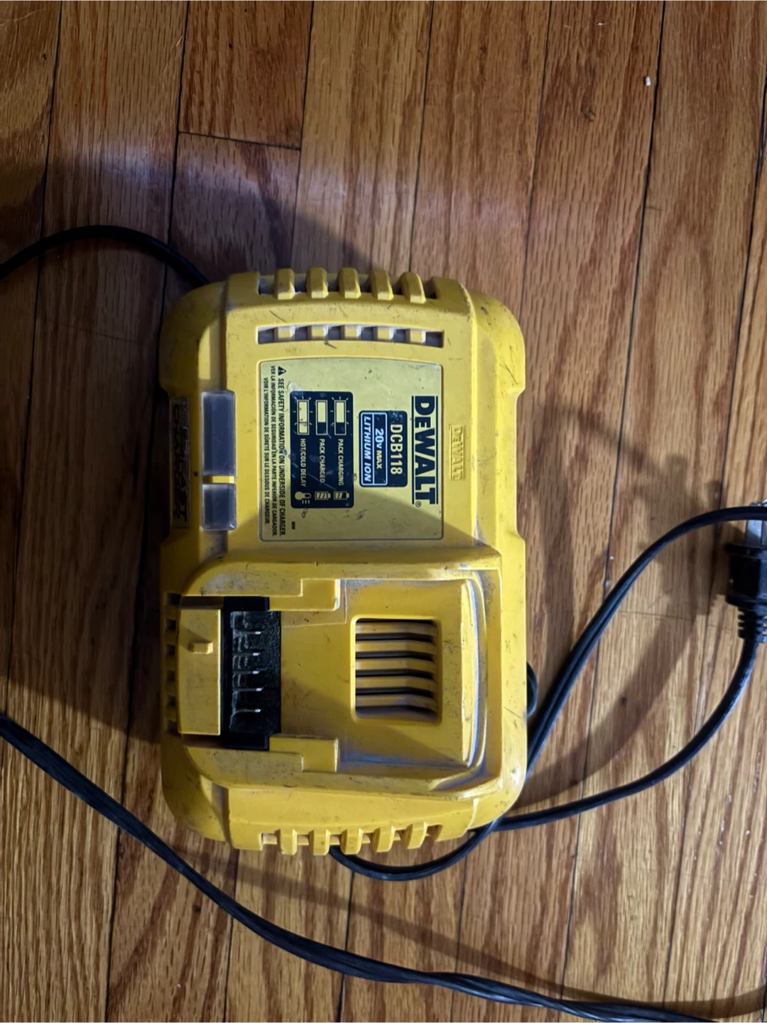 DEWALT DCB118 20V MAX Lithium Ion Battery Charger