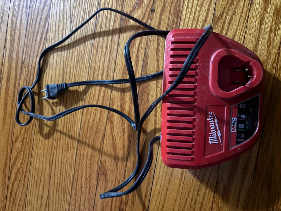 Milwaukee M12 Battery Charger