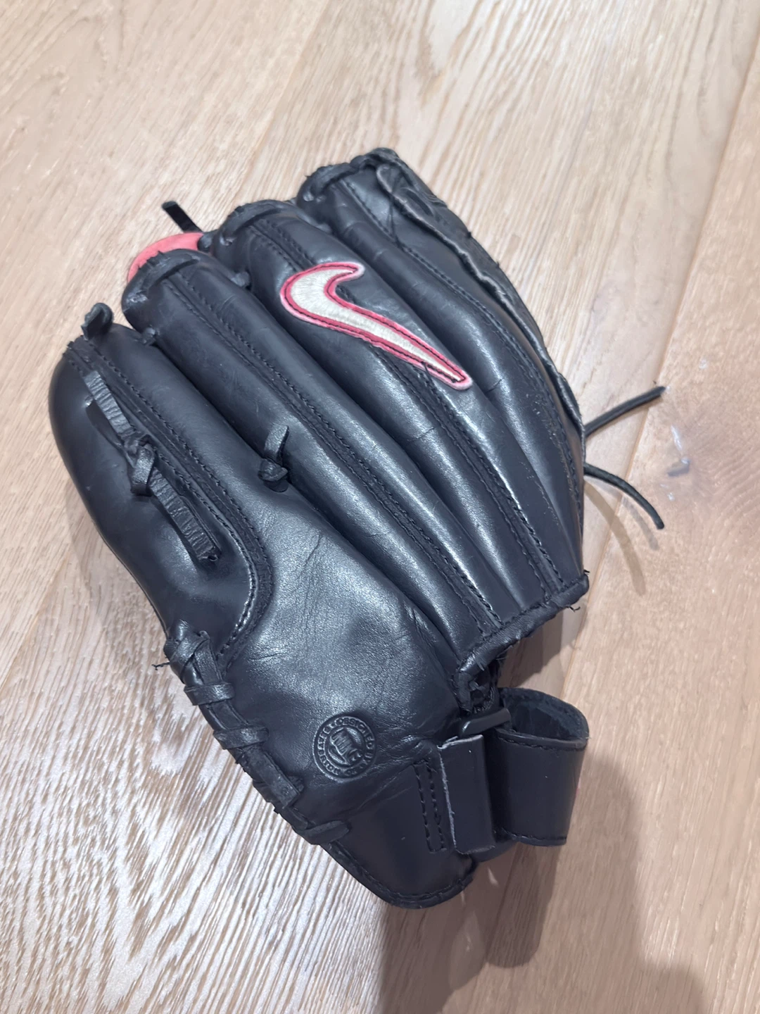 Nike Standout Baseball Glove