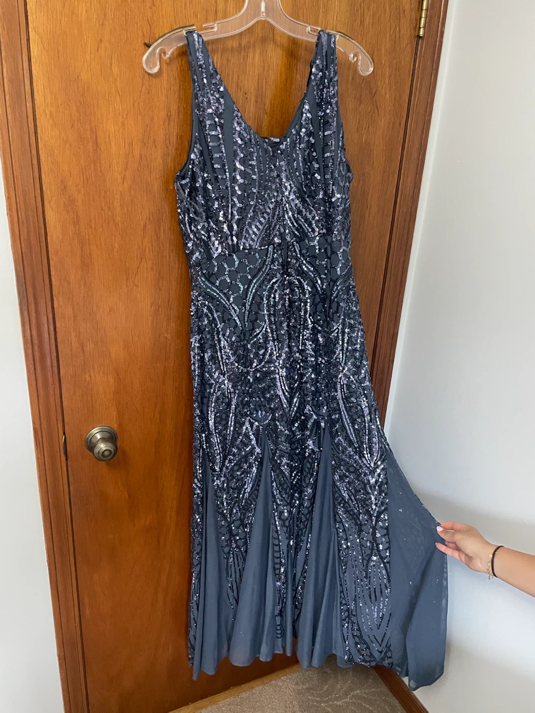 Dark Grey Sequin Evening Gown From LAURA - photo 2