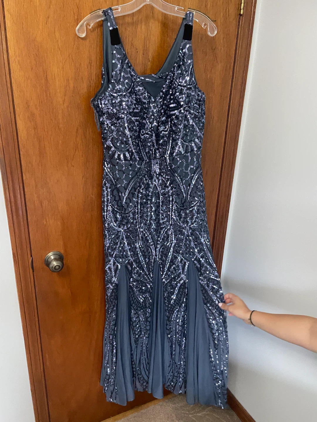 Dark Grey Sequin Evening Gown From LAURA - photo 4