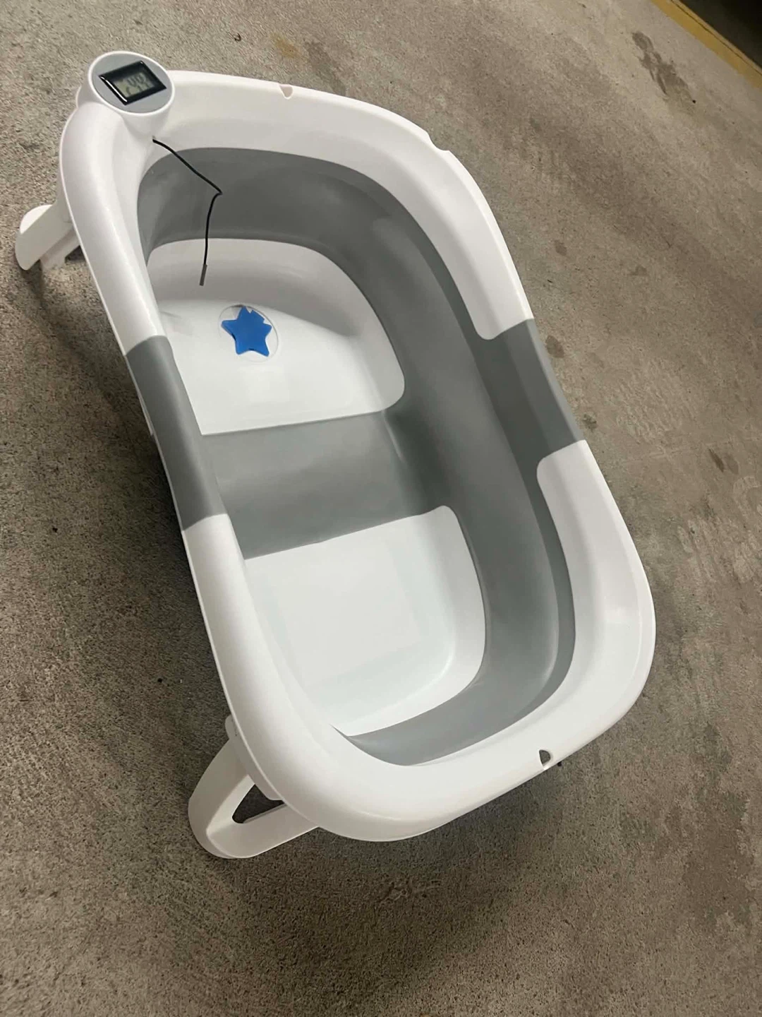 Collapsible Baby Bathtub with Temperature Display - photo 2