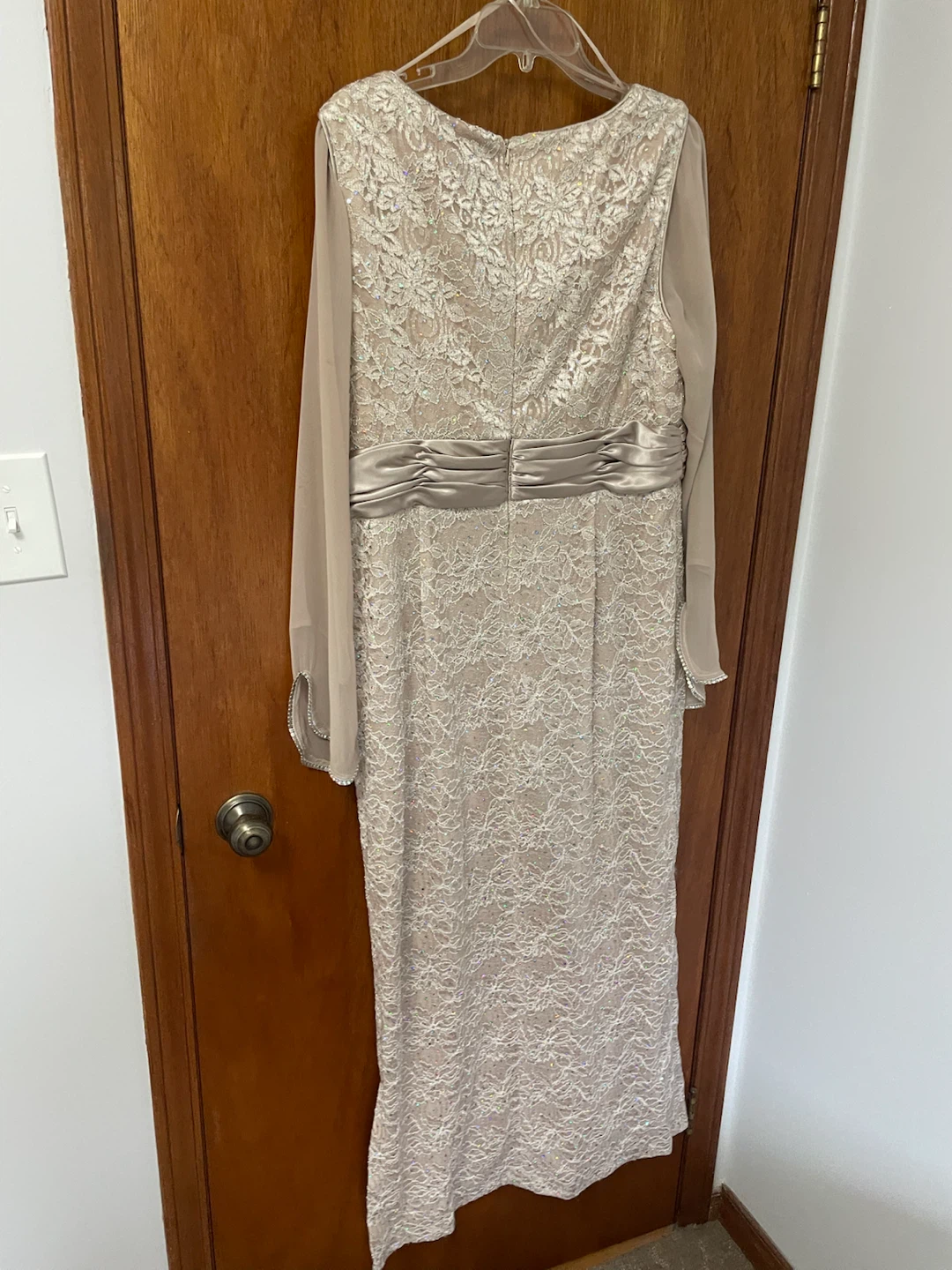 Laura Beige Lace Formal Dress - photo 2