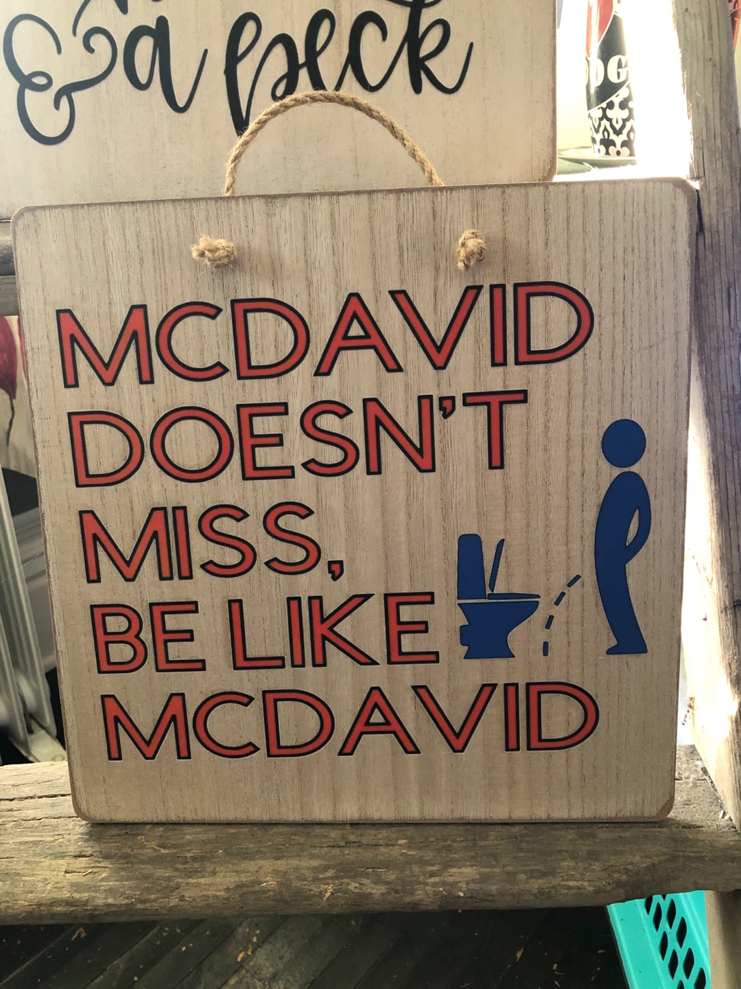McDavid Doesn't Miss Sign