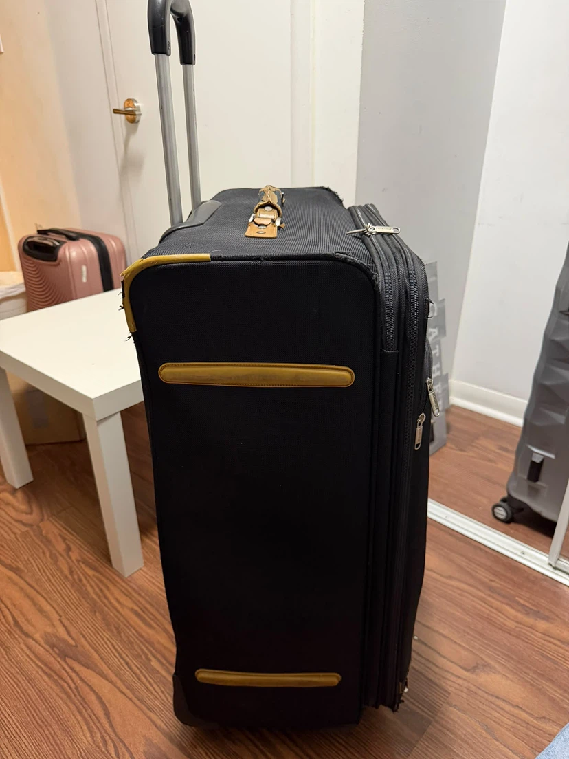 Suitcase-move out sale - photo 2