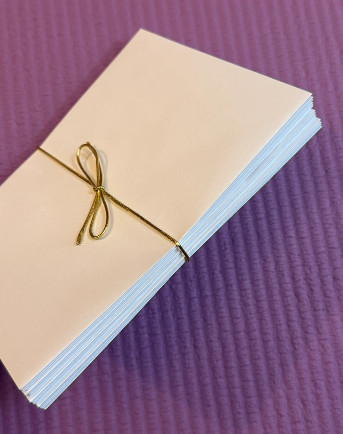NEW✨Set of 20 White envelopes with Gold Bow