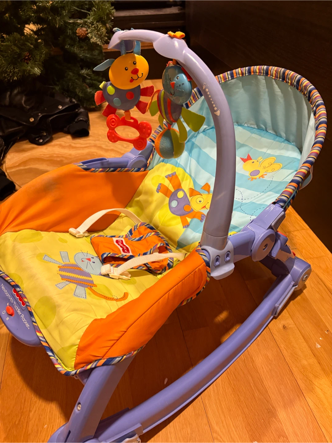 Baby bounce and rock seat