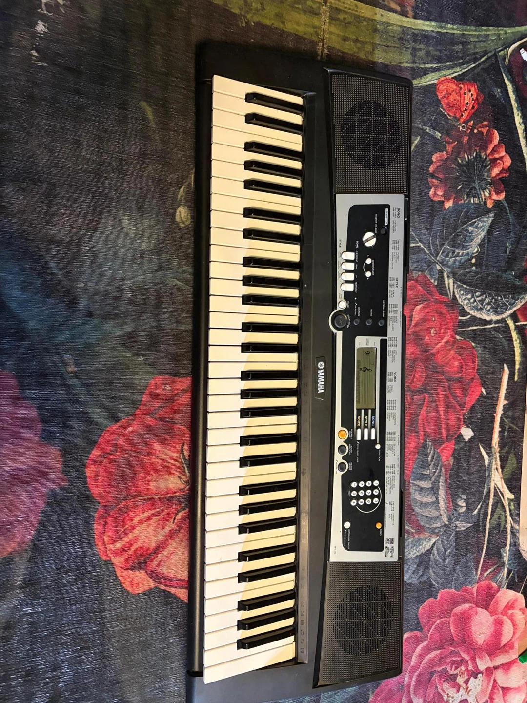 Yamaha YPT-210 Portable Keyboard