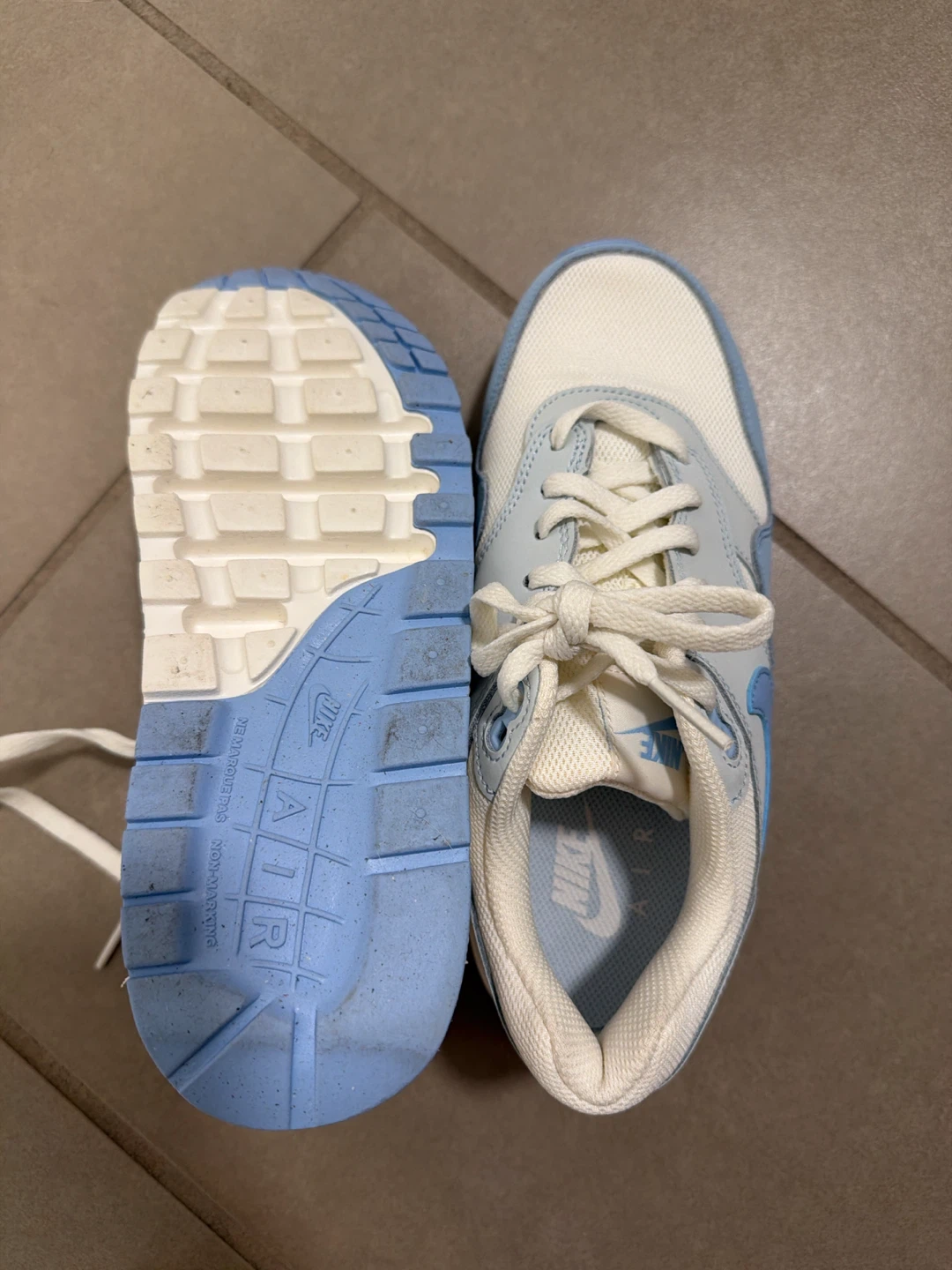 Nike Air Max sneakers, light blue and white, US 5Y