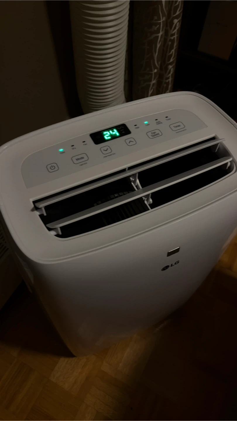Like new LG Portable Air Conditioner - photo 3