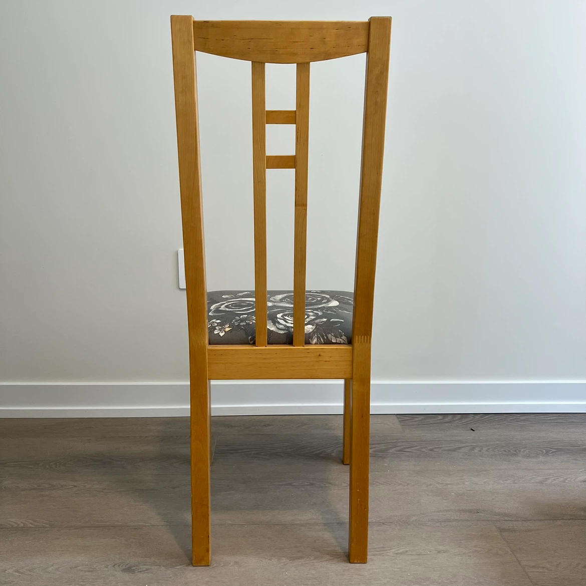 Wood Dining Chairs with Floral Seat x7 - photo 3