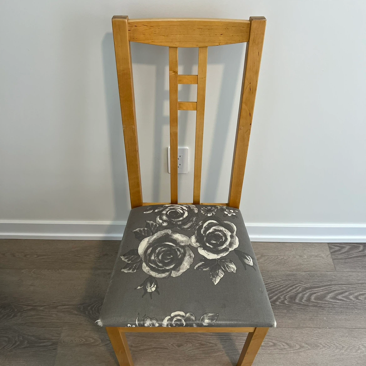 Wood Dining Chairs with Floral Seat x7 - photo 4