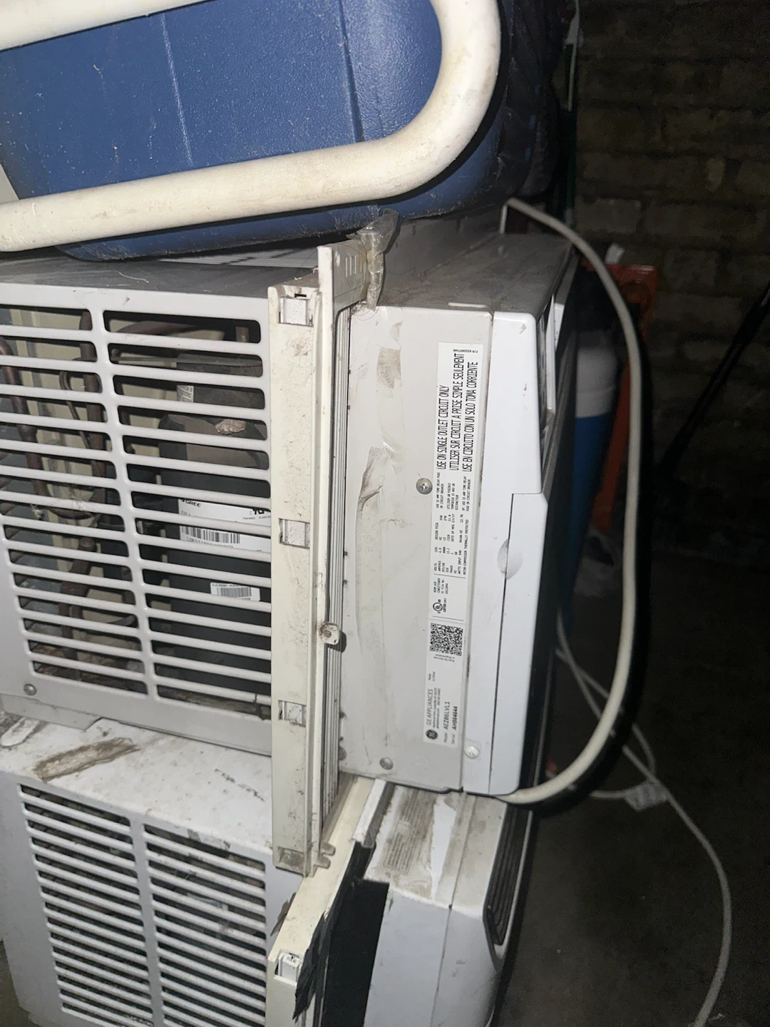 GE Window Air Conditioner - photo 2
