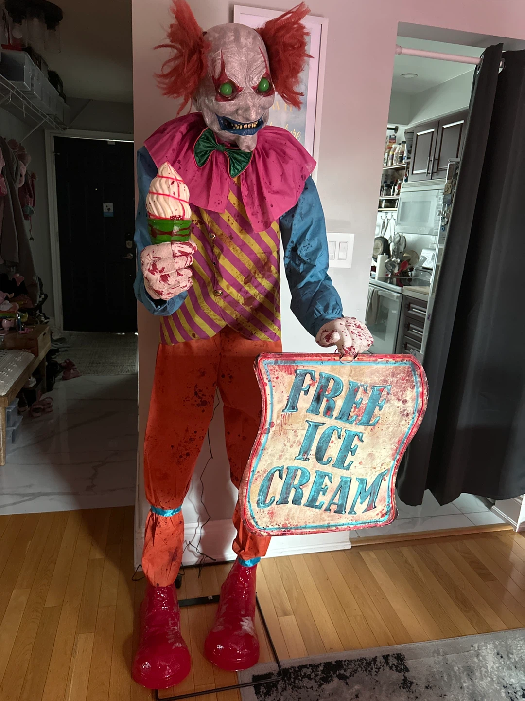Animated Creepy Clown Halloween Decoration