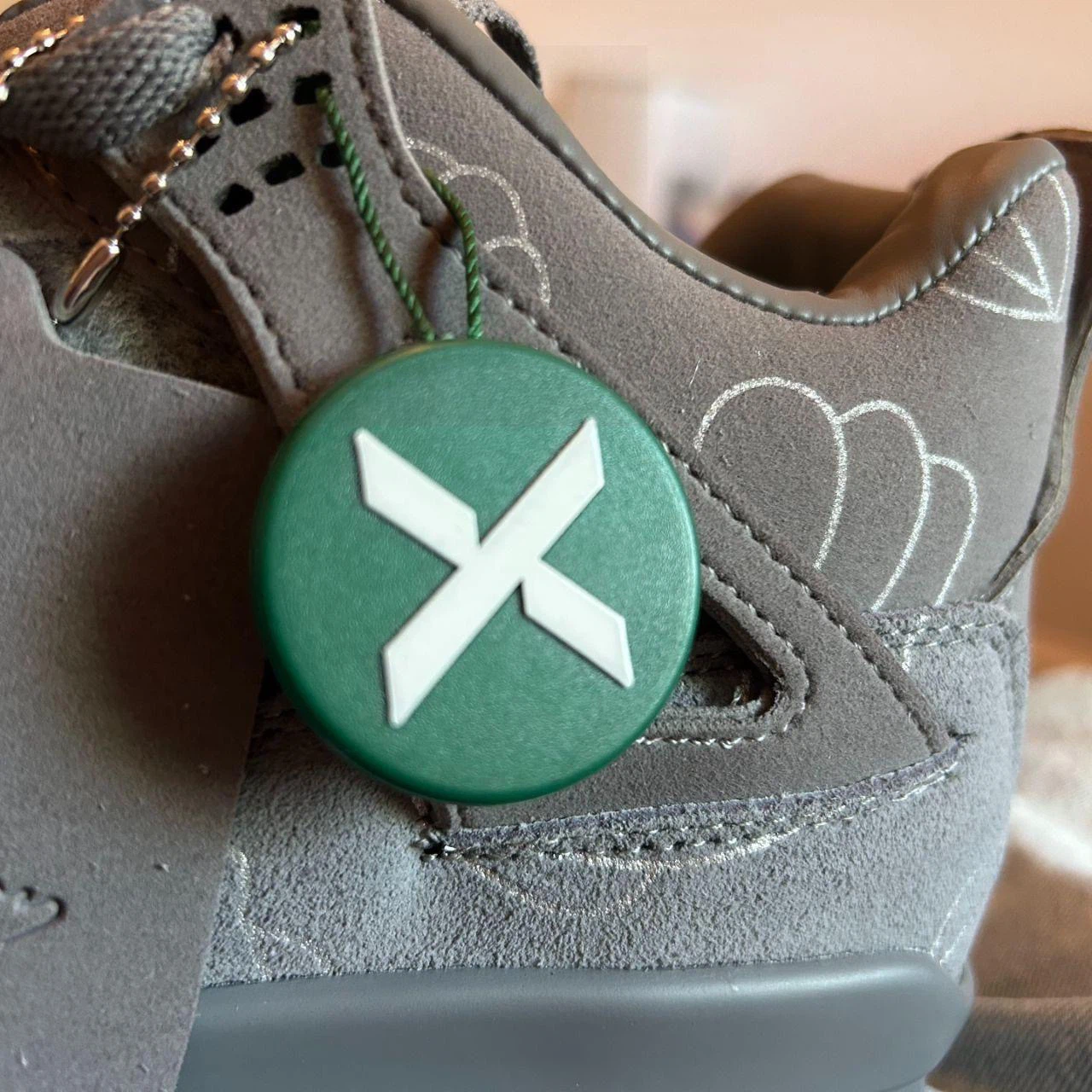 Air Jordan 4 Retro KAWS Size 12 - photo 3