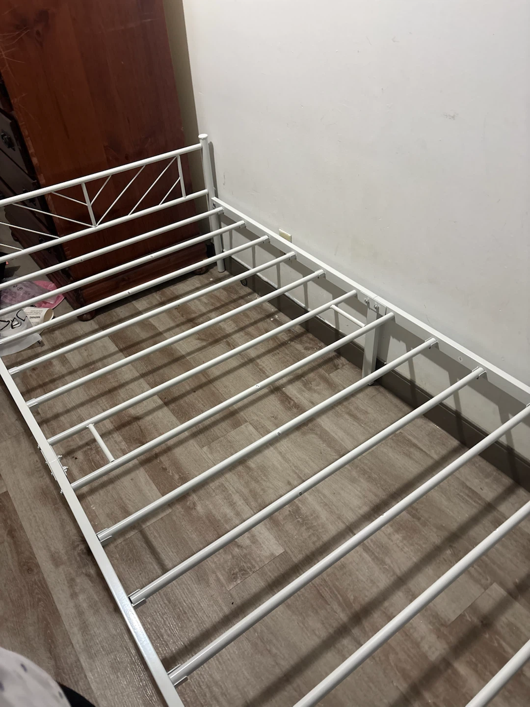 Sturdy metal bed frame - photo 5